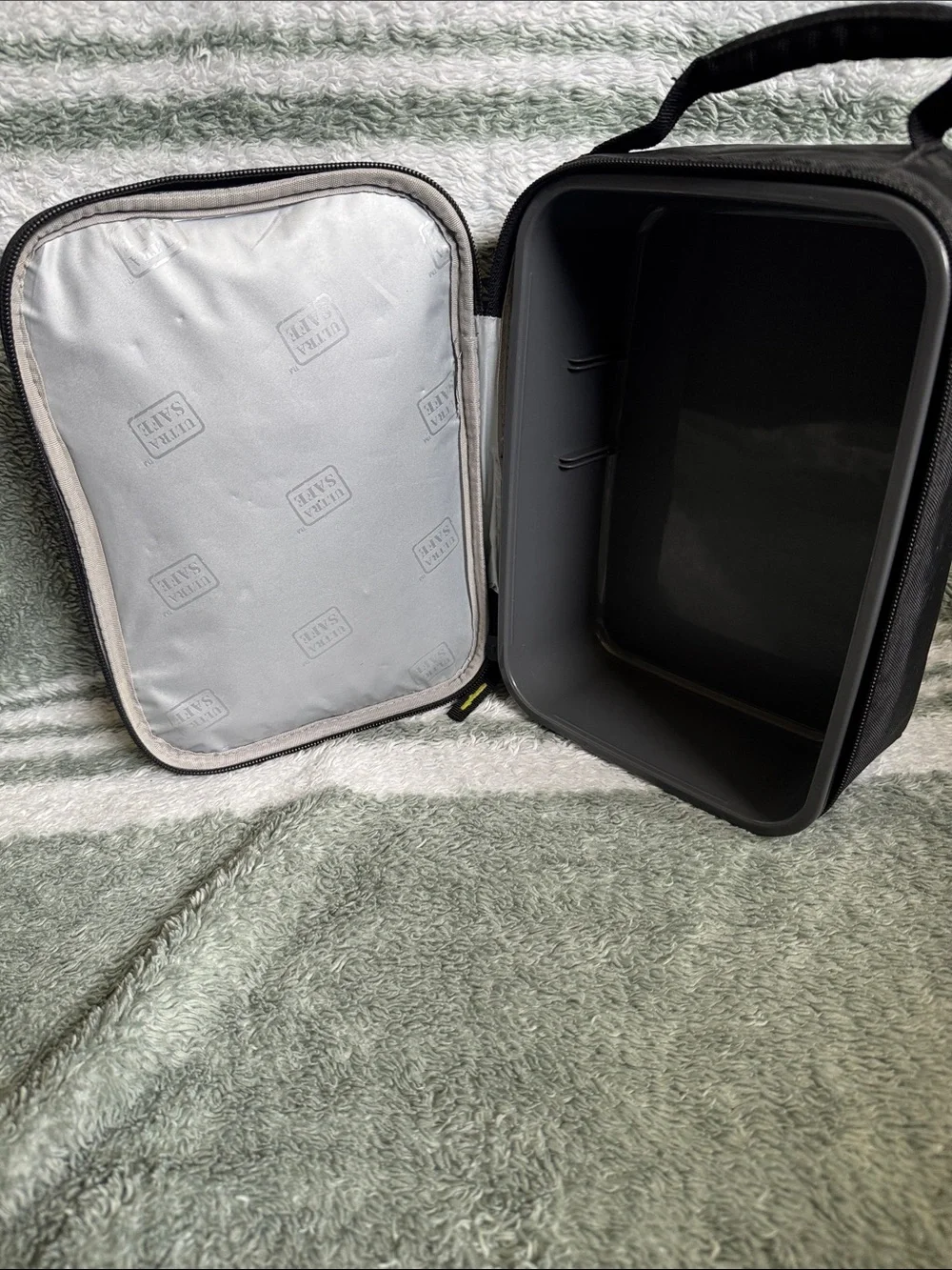 Fulton Bag Co. Kids Blue Camo, Arctic Zone black and light green lunch Bag.